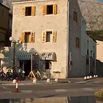 Oldhouse