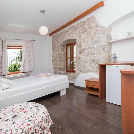 Oldhouse * Tučepi